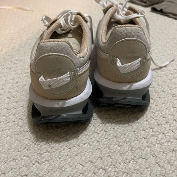 Nike Women's Air Max - Picture 4 of 6